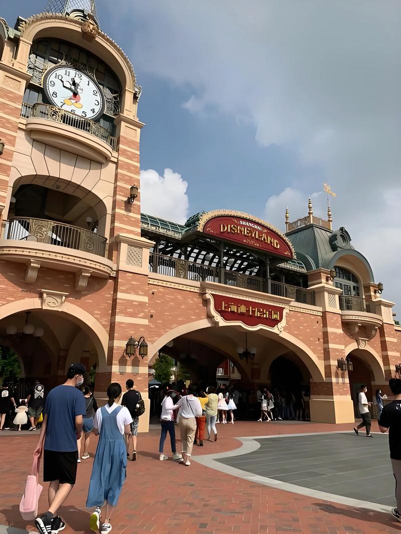 上海迪士尼乐园什么时候开业的