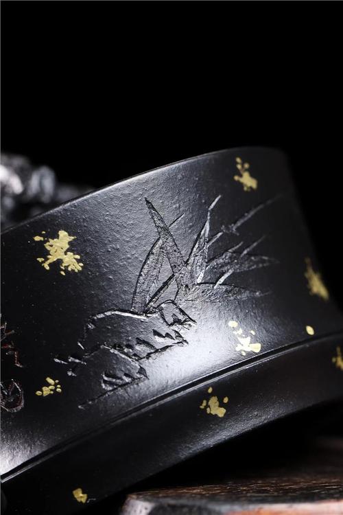 紫砂艺苑款紫砂壶228