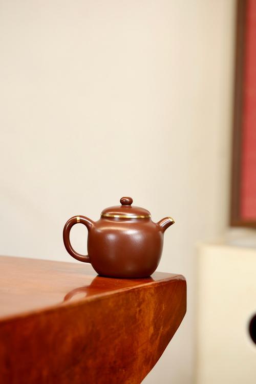 紫砂壶挂水好是真紫砂壶