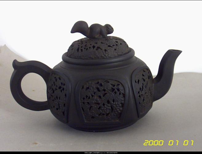 清代陈鸣远包袱式紫砂壶