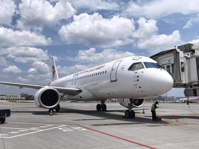 太原飞成都的飞机几点的票价