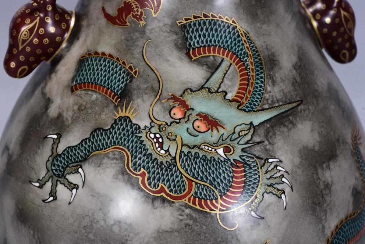 乾隆墨彩描金瓷器图片