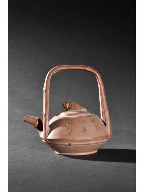 2000年提梁紫砂壶