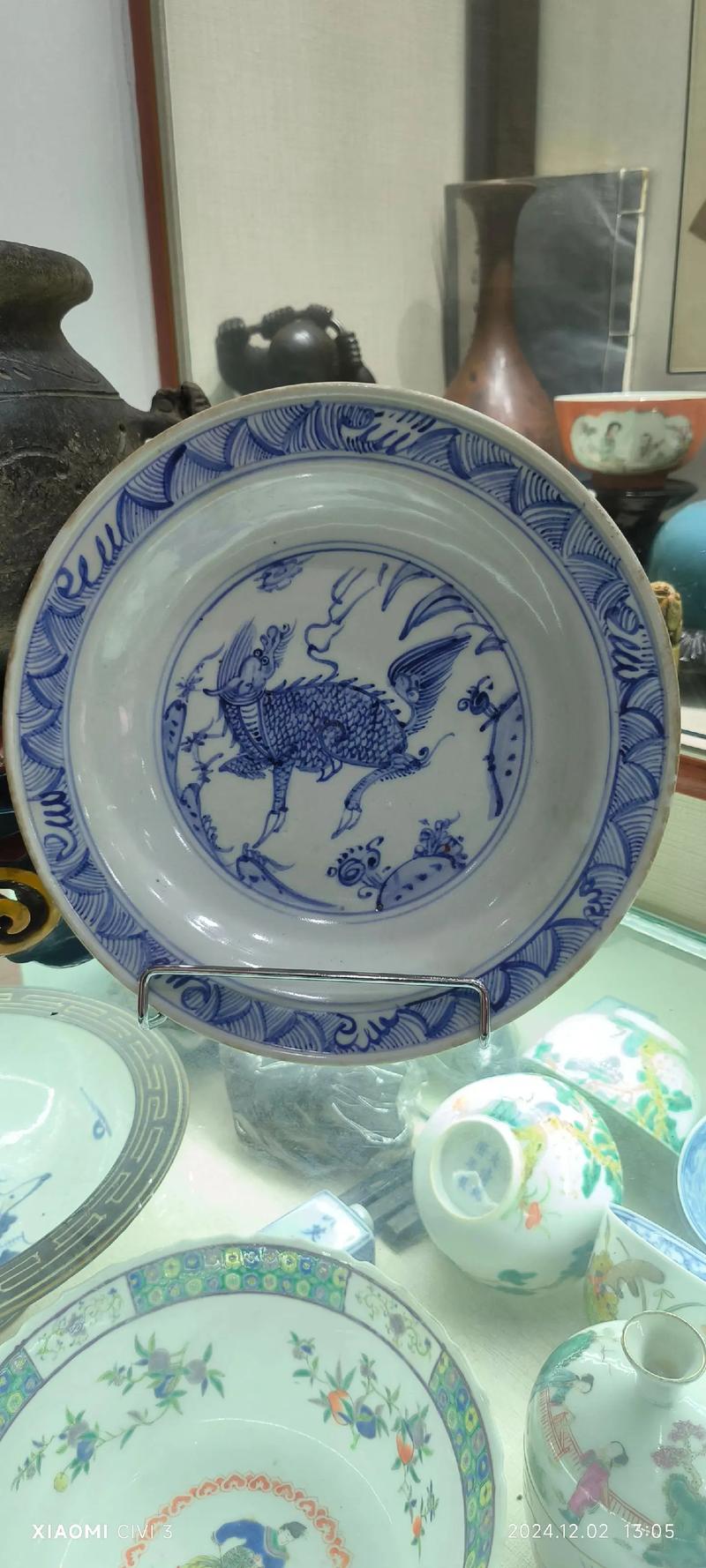 青花麒麟大盘瓷器照片