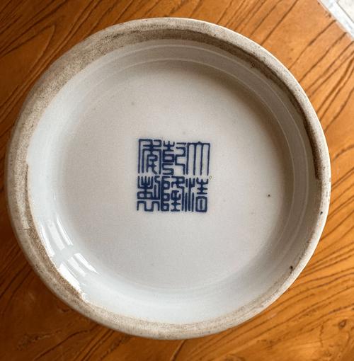 澳门制造乾隆年制瓷器