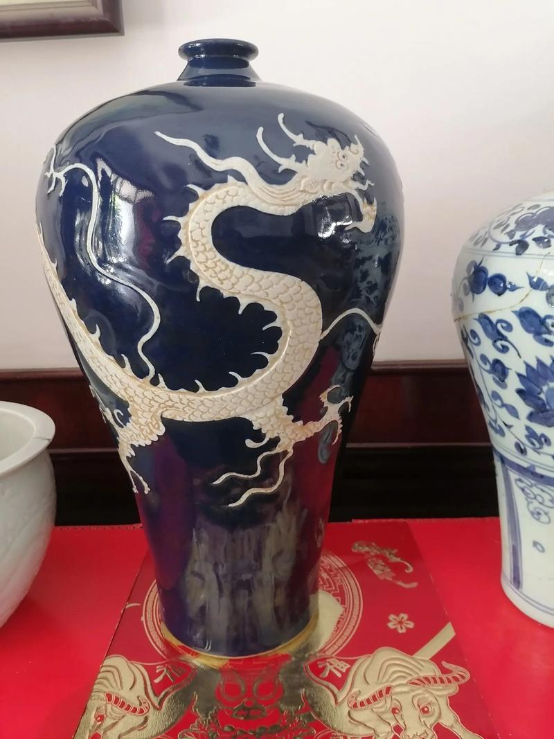 元代蓝釉白龙瓷器价格