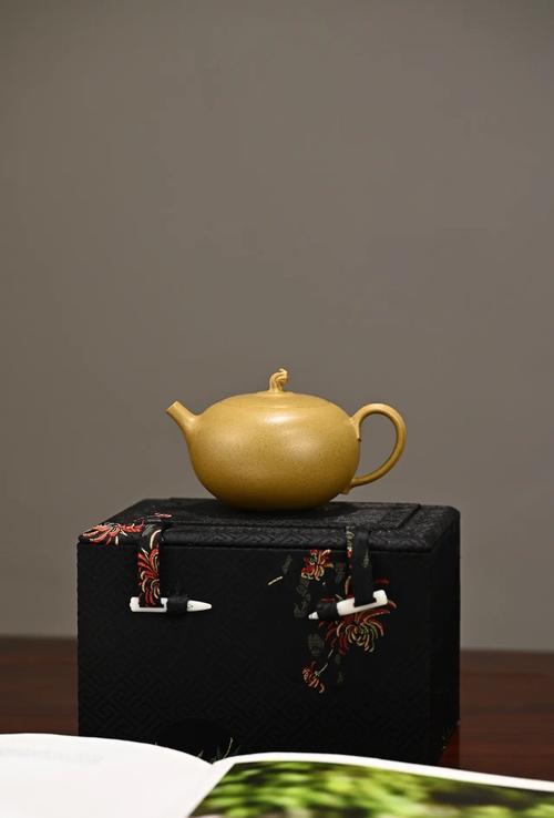 宜兴紫砂研究院紫砂壶