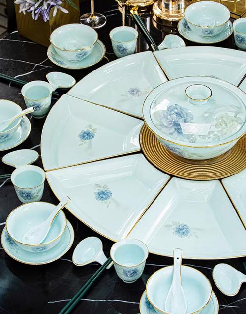 圆桌碗盘瓷器套装图片