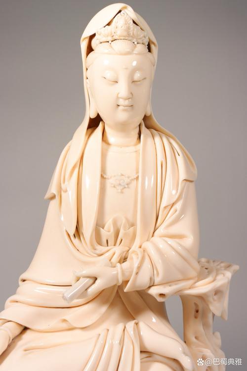 元代白釉观音瓷器图片