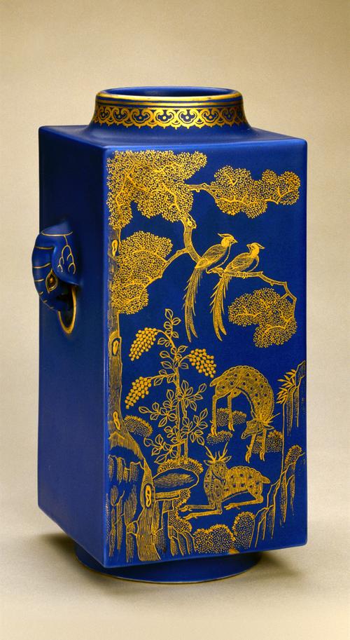 瓷器 色彩浓郁 描金