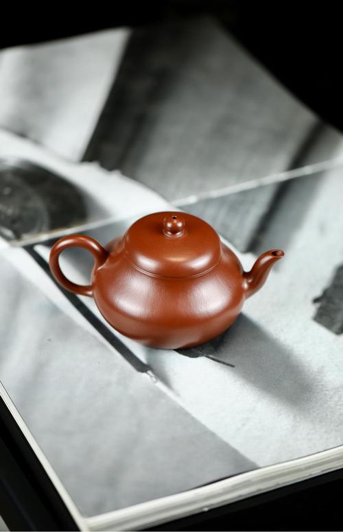 紫砂大师希君宝紫砂壶