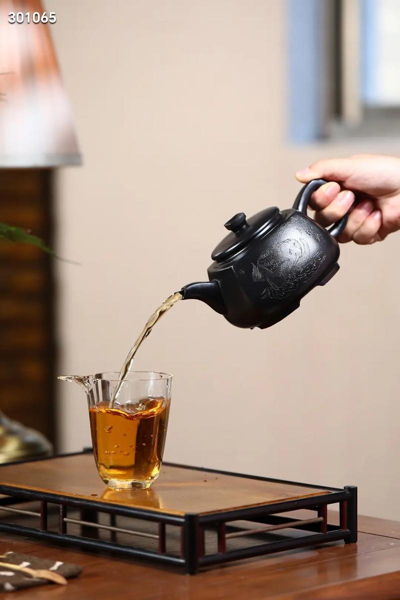 韩小虎紫砂壶1032