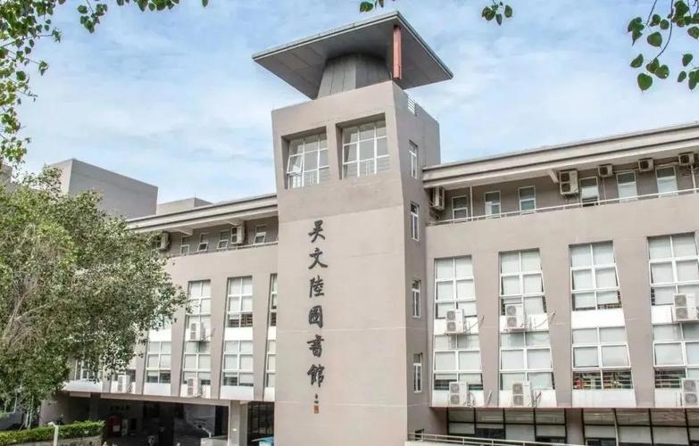 电子科技大学成都学院图书馆