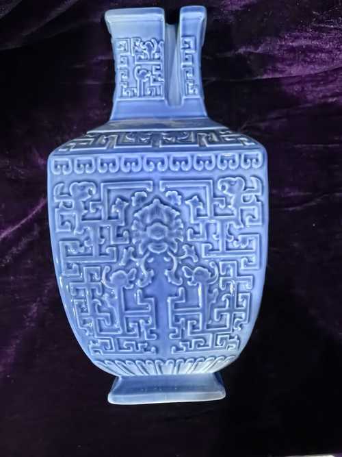 瓷器四方瓶祭蓝釉瓷器