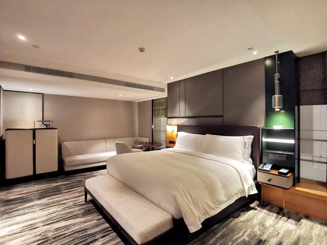 上海希尔顿酒店是几星级