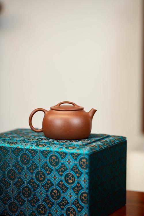 吴建荣紫砂壶值多少钱