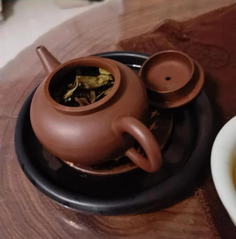 泡过普洱茶的紫砂壶底