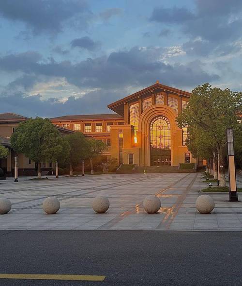 上海外国语职业技术学院