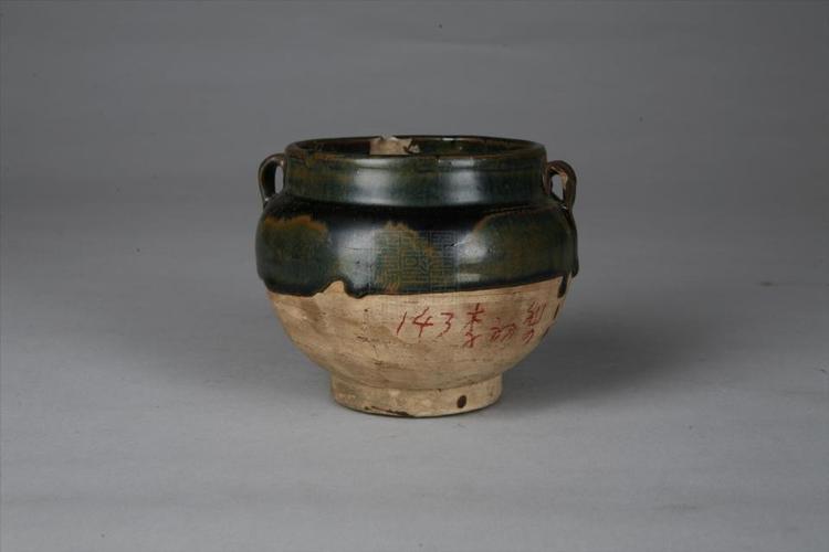 中国古代黑柚双耳瓷器