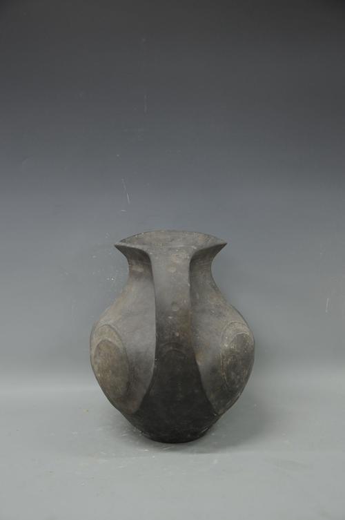 中国古代黑柚双耳瓷器