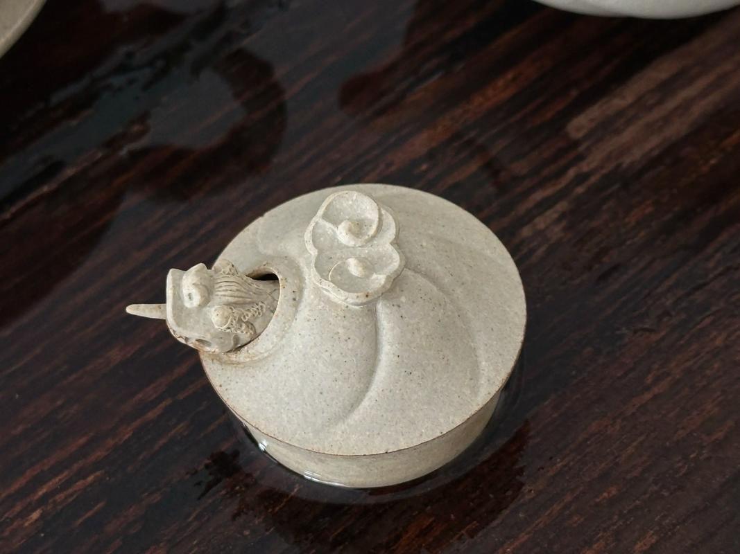 岩梯鱼化龙紫砂壶价格