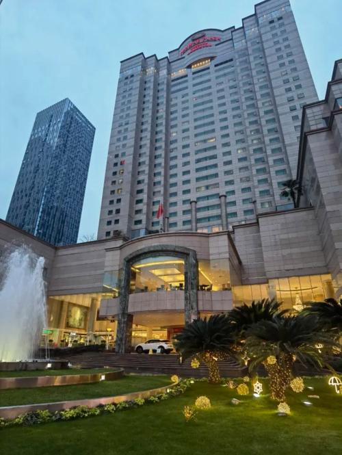 成都总府皇冠假日酒店电话