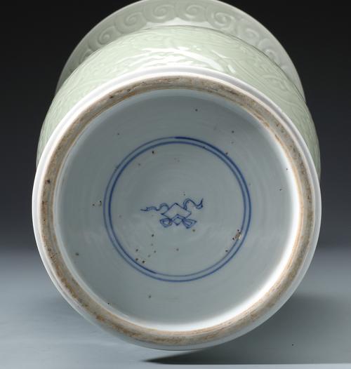 博物馆康熙豆青釉瓷器