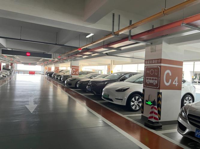 上海浦东机场t2停车场