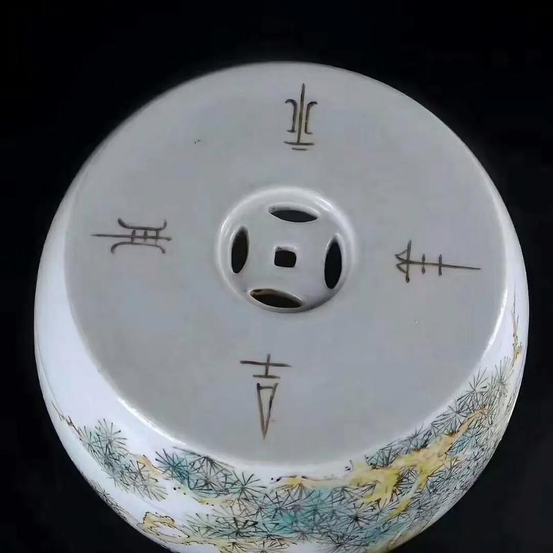 程门浅降彩瓷器的鉴别