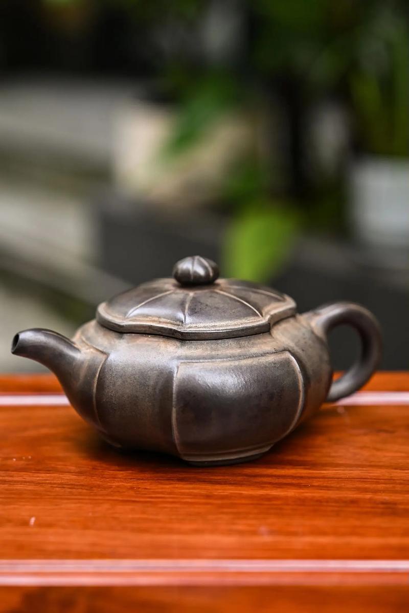 紫砂壶制壶大师杨井贺