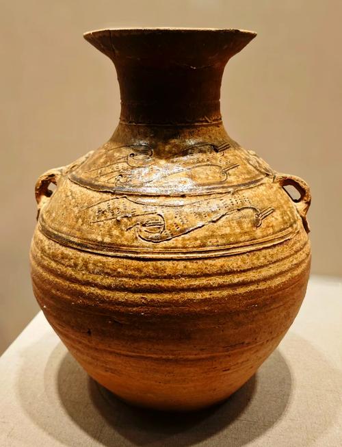 汉代的瓷器是什么样的