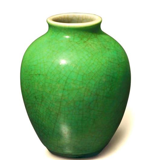 现代绿釉刻花瓷器图片