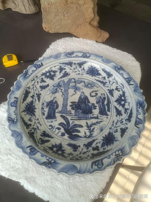 老瓷器的青花斑点图片