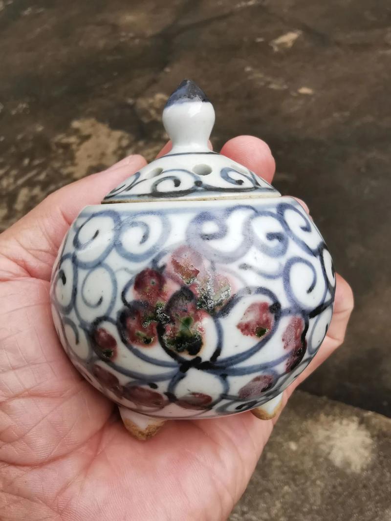 明青花釉里红瓷器图片