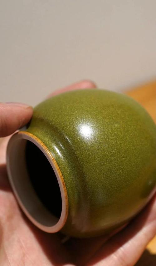 元代茶叶末釉瓷器图片