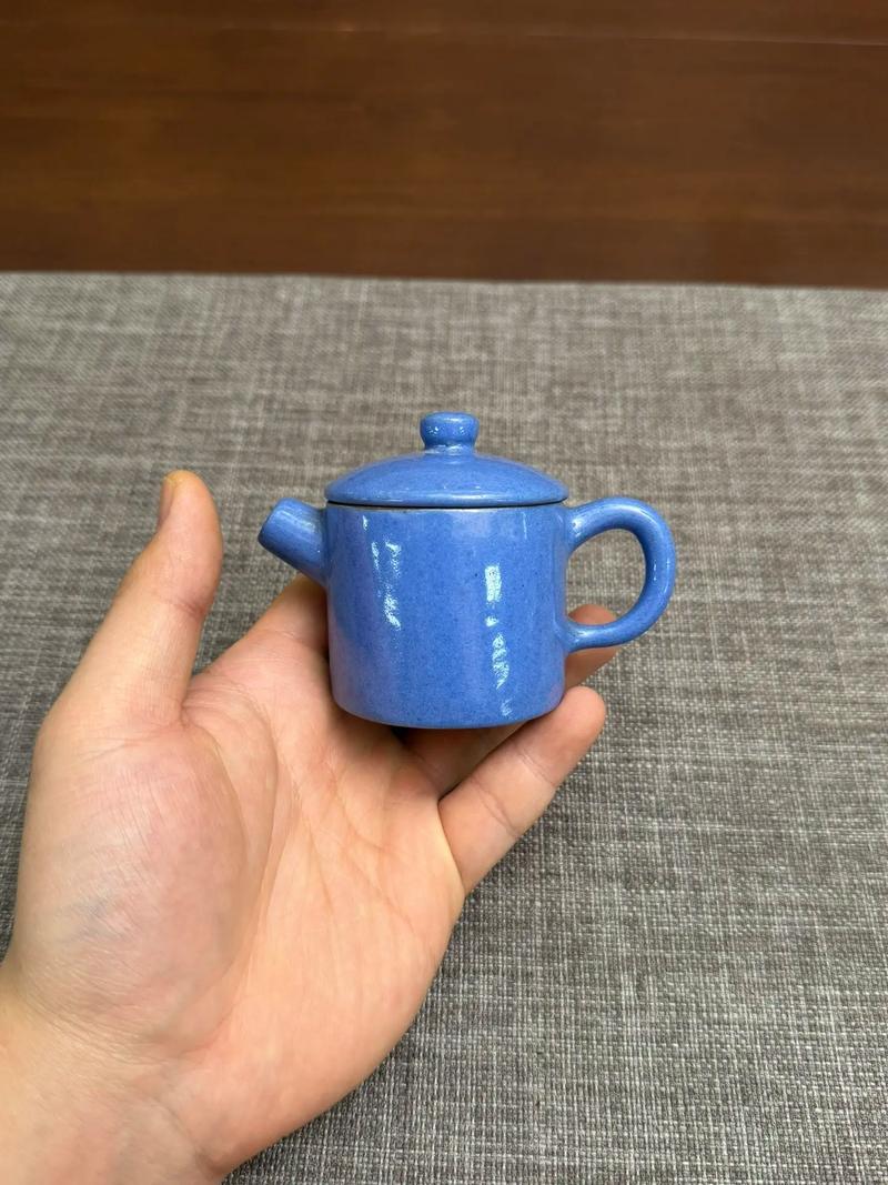 宝石蓝紫砂壶是什么泥