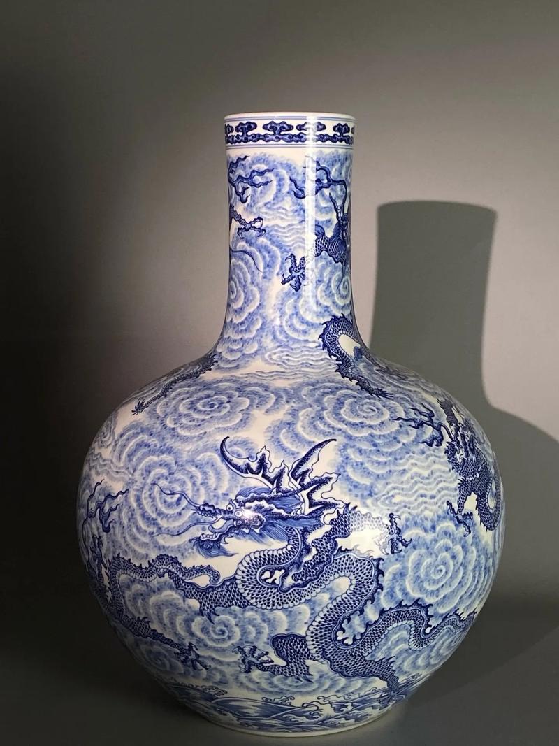 大清乾隆青花瓷器鉴定