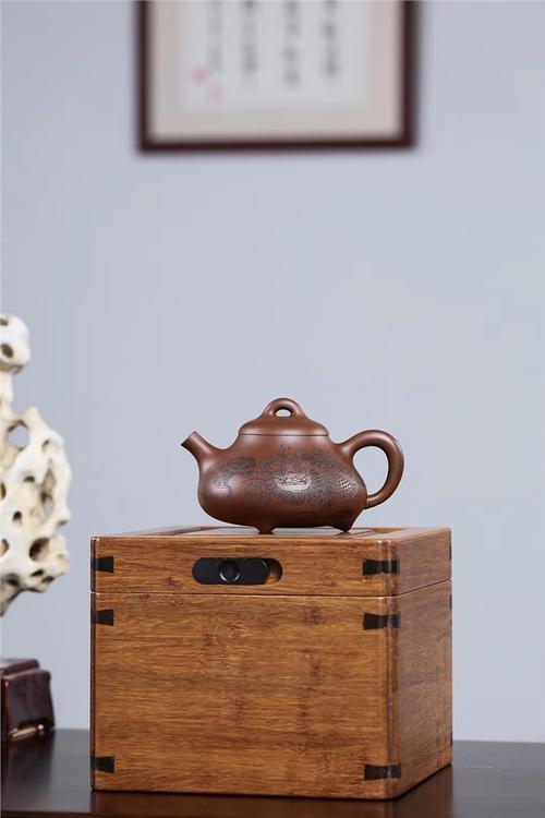 吴燕群的紫砂壶多少钱