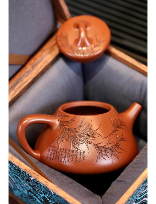 谭全海紫砂壶刻绘图案