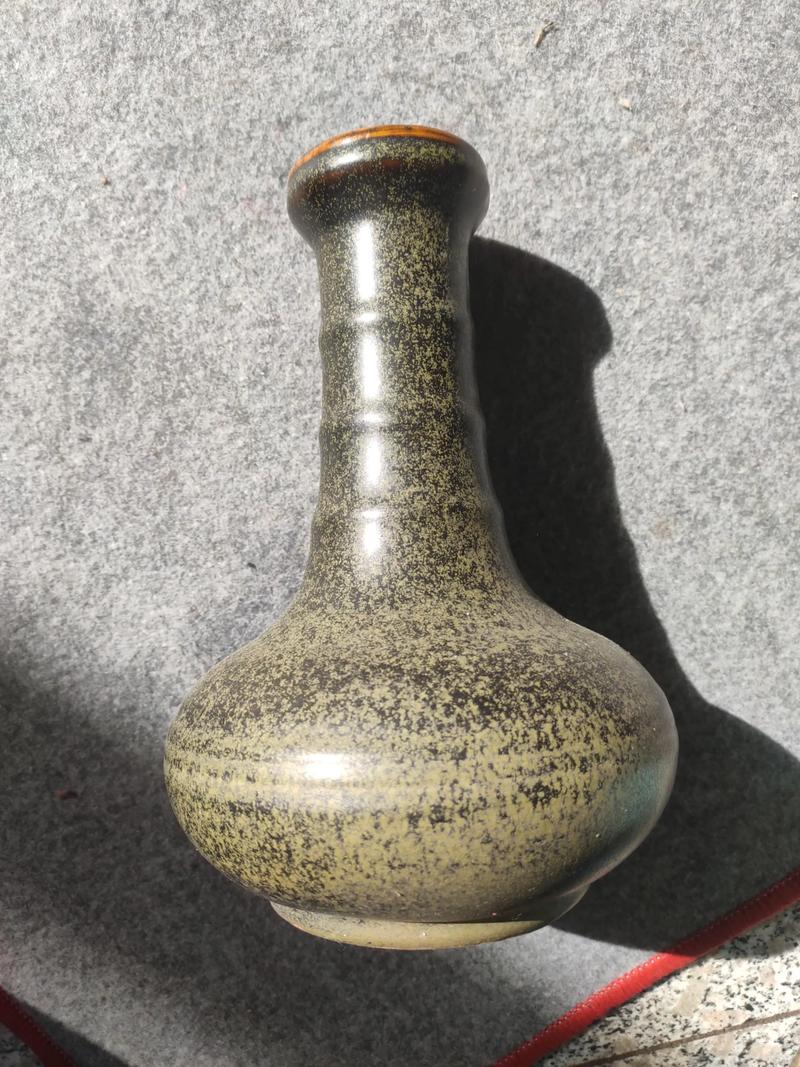 明代茶叶末釉瓷器特点