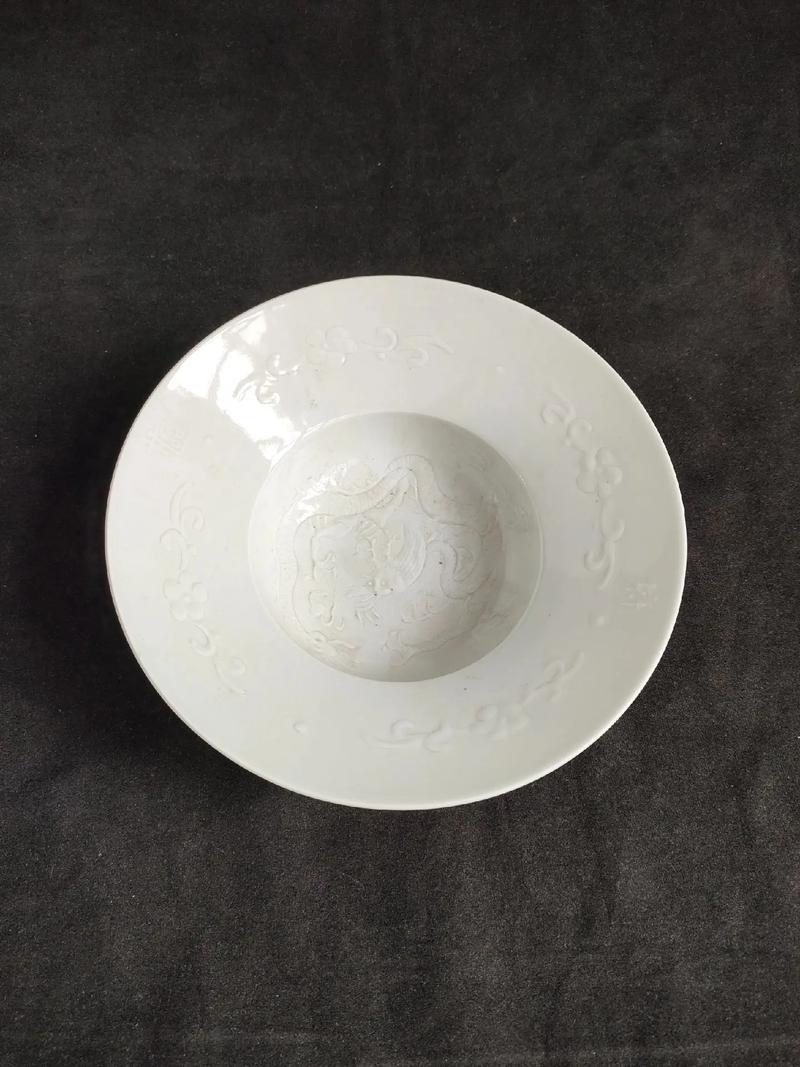 康熙白釉瓷器底足图片