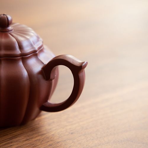 吴洪英紫砂壶作者简介