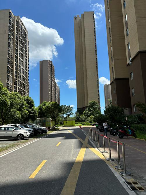 成都市高新区天益街83号