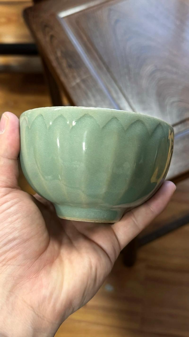 元代龙泉窑碗瓷器图片