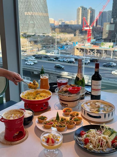 北京国贸88层旋转餐厅