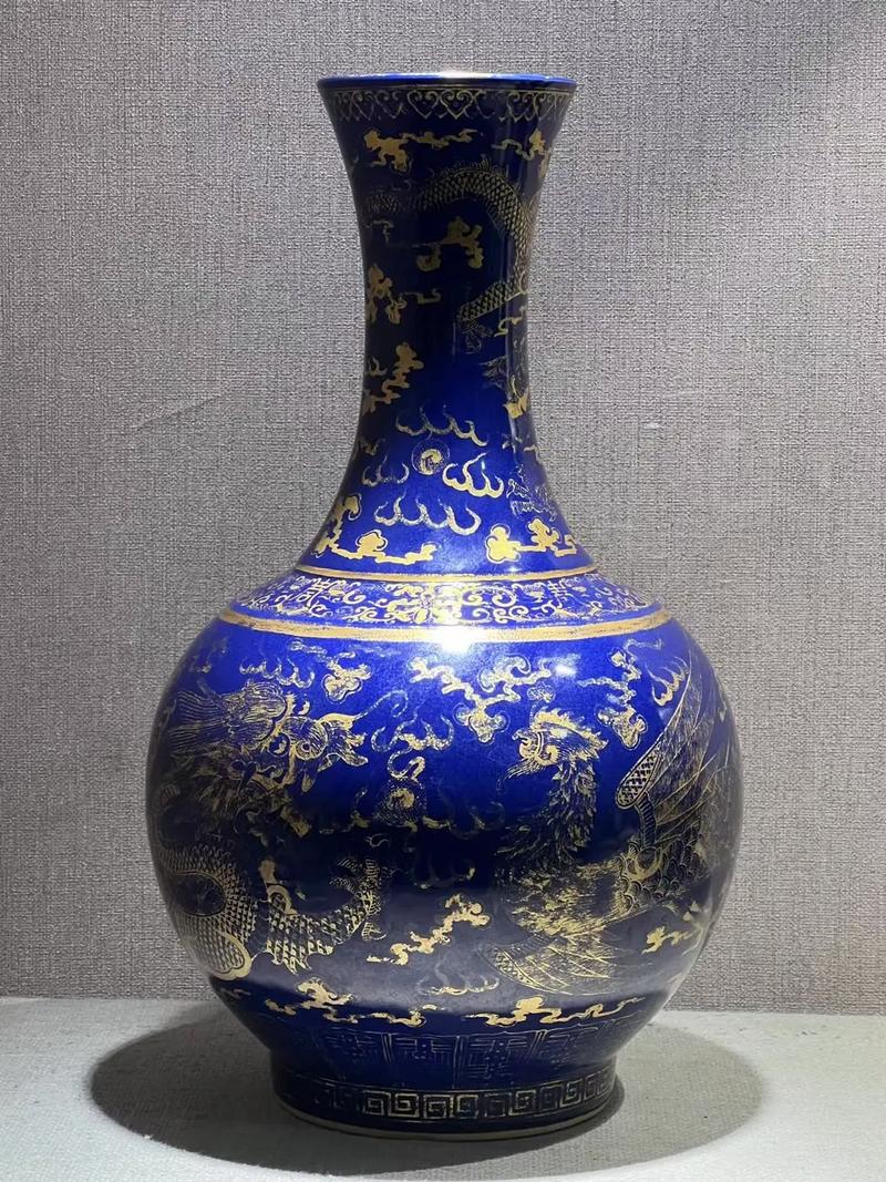 大清乾隆蓝釉瓷器拍卖