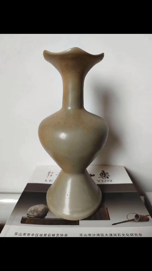 唐代耀州窑瓷器罐图片