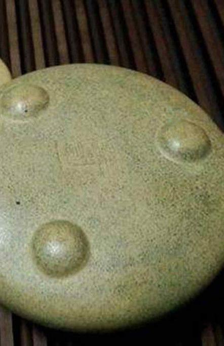 新买的紫砂壶盖口发黑