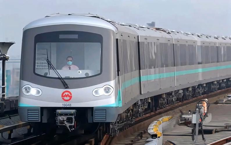 上海地铁16号线大站车