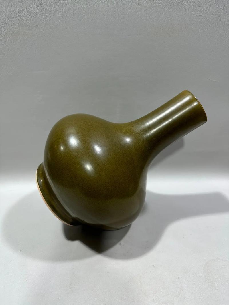 现在茶叶末釉瓷器特点